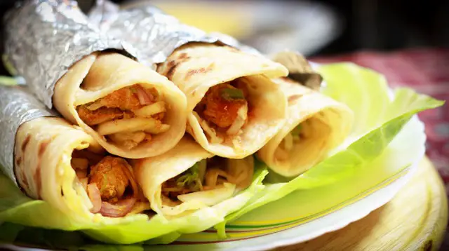 How to Make Chicken Roll Paratha