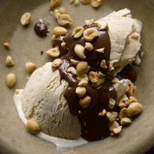 How to Make Cappuccino Sundaes